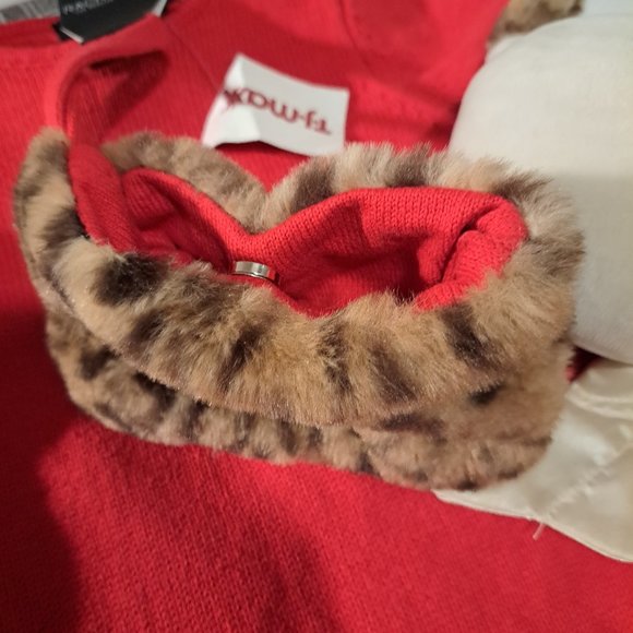 * RED RACHEL ZOE Perfect (Unique )Holiday Sweater Dress / (GIRL'S) size 5-6 - Picture 3 of 5